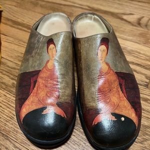 Icon clogs